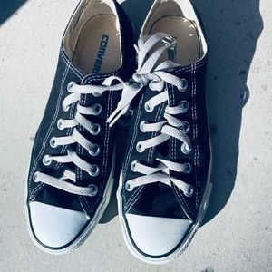 Classic Black Low Tops 🖤